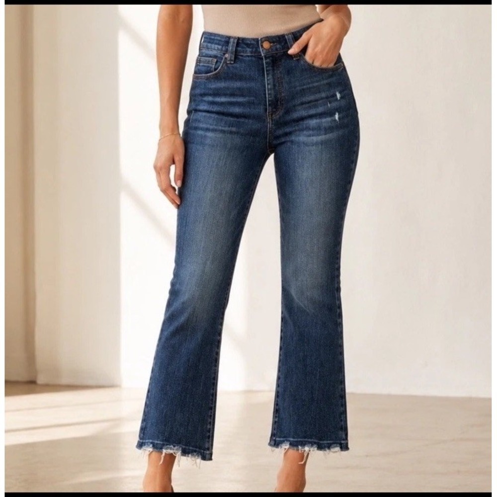 Democracy Ab Solution Dark Wash Cropped Flare Jeans Size 16 Raw Hem Distressed